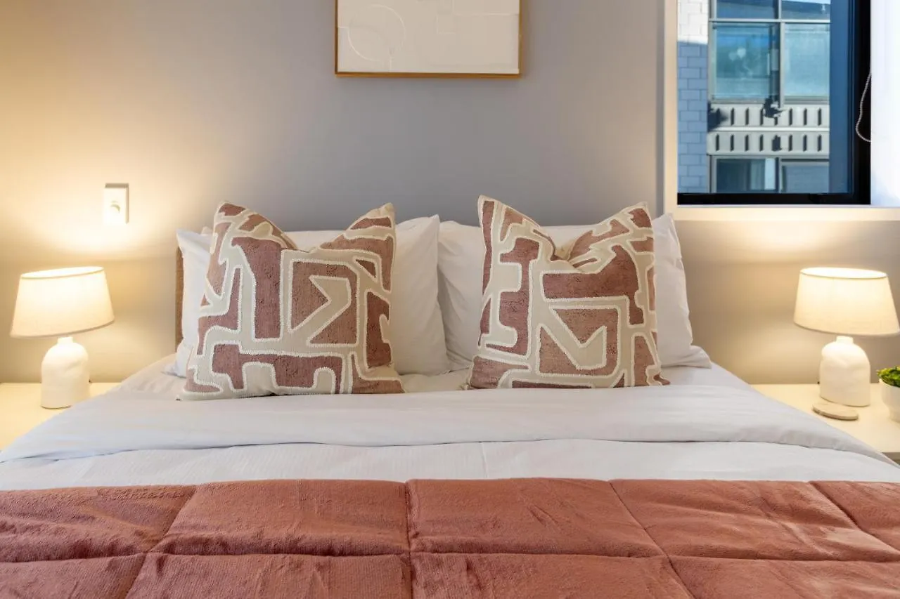 Walk To Riverside Market 4 Bed 4 Bath With Car Park Christchurch 0*,  New Zealand