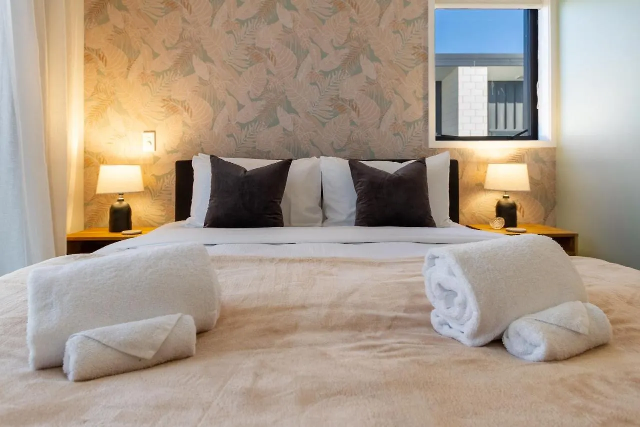Apartment Walk To Riverside Market 4 Bed 4 Bath With Car Park Christchurch New Zealand