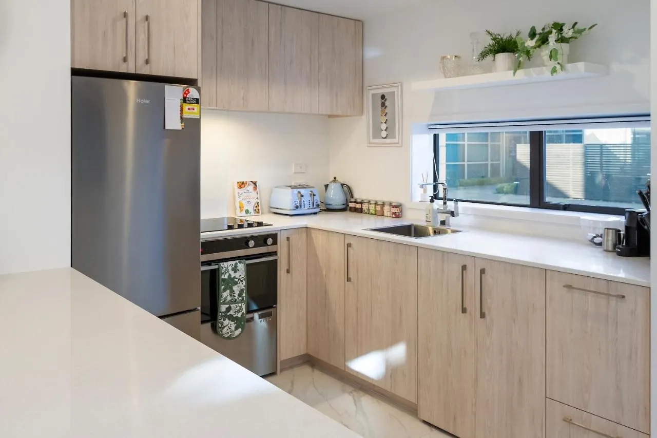 Apartment Walk To Riverside Market 4 Bed 4 Bath With Car Park Christchurch