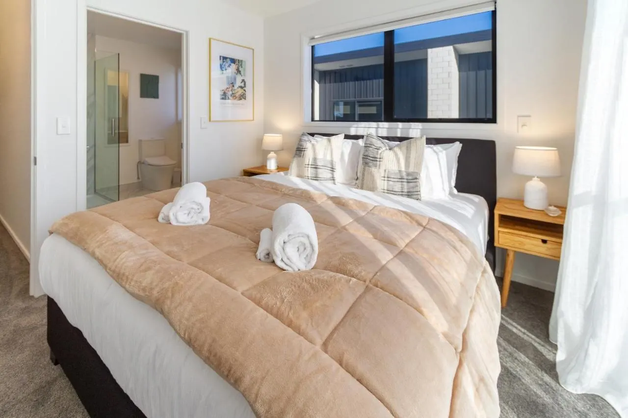 Apartment Walk To Riverside Market 4 Bed 4 Bath With Car Park Christchurch