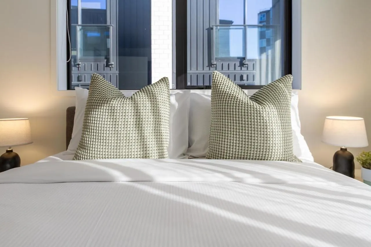 Apartment Walk To Riverside Market 4 Bed 4 Bath With Car Park Christchurch New Zealand