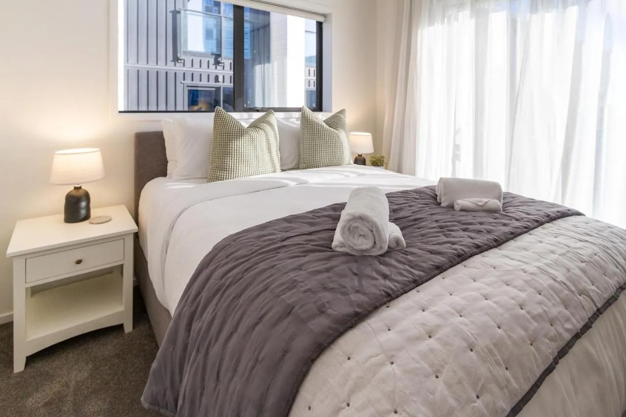 Walk To Riverside Market 4 Bed 4 Bath With Car Park Christchurch 0*,